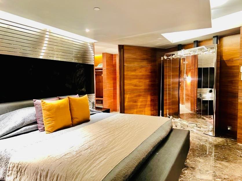 The Park Hyderabad, Banjara Hills Near Hussain Sagar Lake Dış mekan fotoğraf A bedroom at the hotel