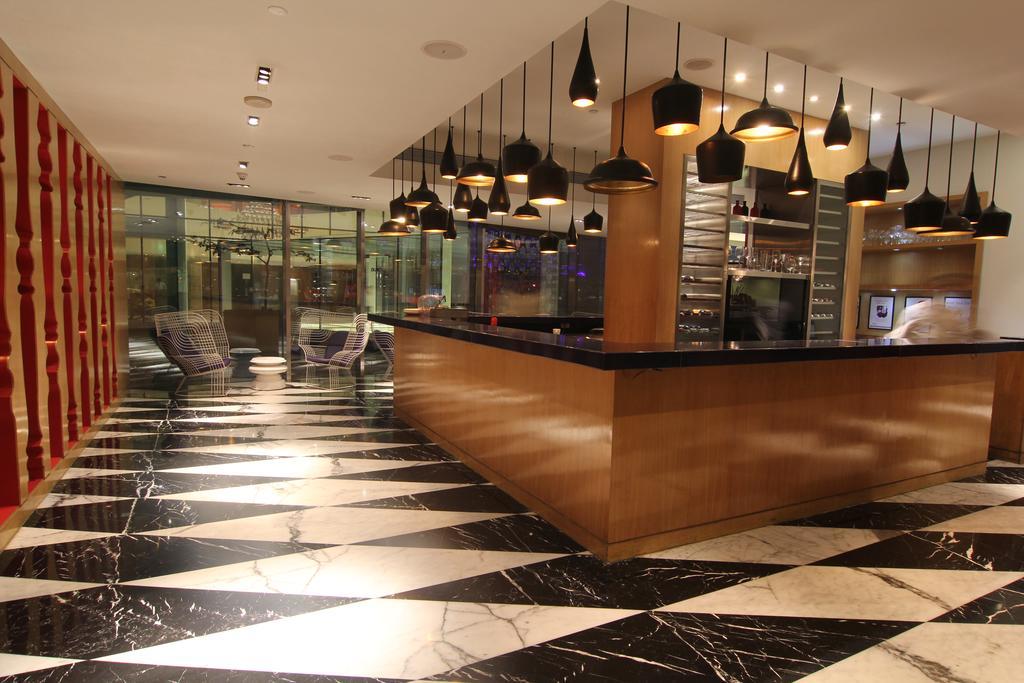 The Park Hyderabad, Banjara Hills Near Hussain Sagar Lake Dış mekan fotoğraf The lobby of the hotel