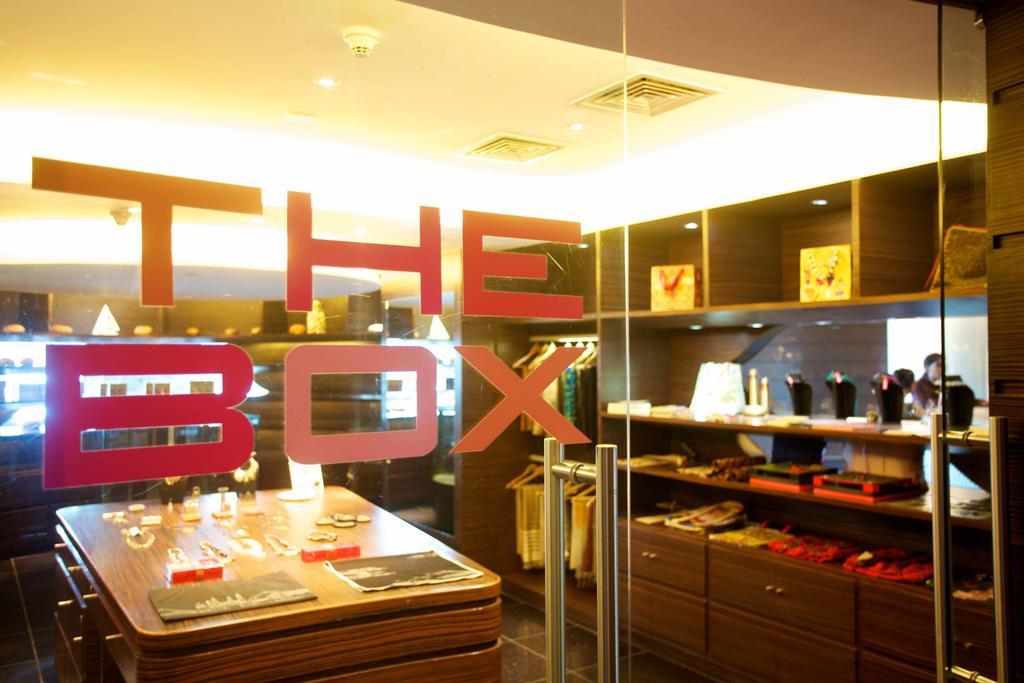The Park Hyderabad, Banjara Hills Near Hussain Sagar Lake Dış mekan fotoğraf The Box