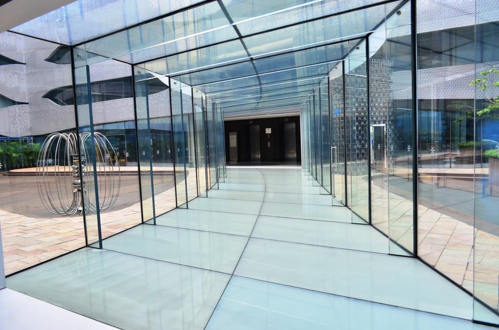 The Park Hyderabad, Banjara Hills Near Hussain Sagar Lake Dış mekan fotoğraf A glass floor