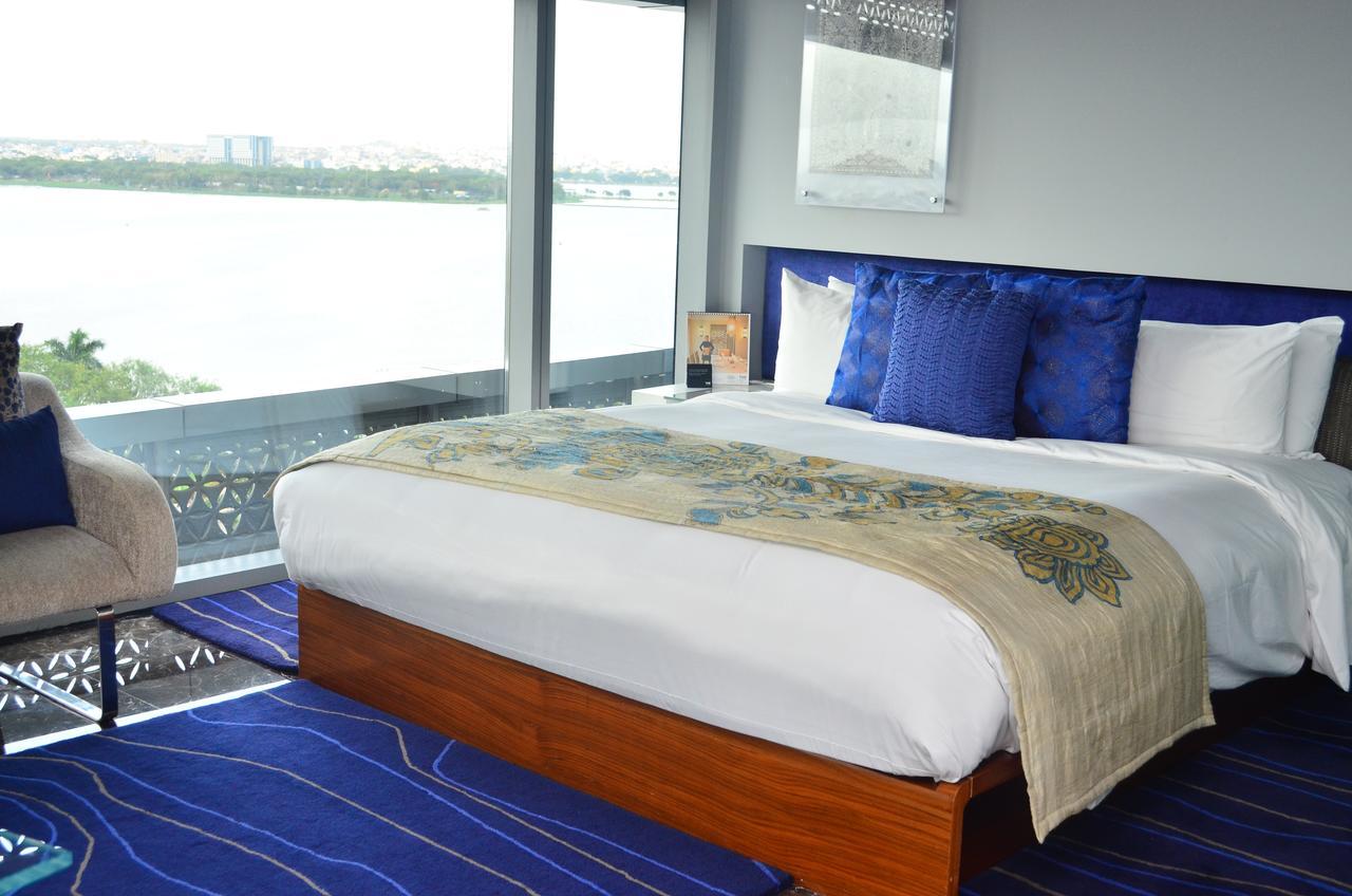 The Park Hyderabad, Banjara Hills Near Hussain Sagar Lake Dış mekan fotoğraf A bedroom at the hotel