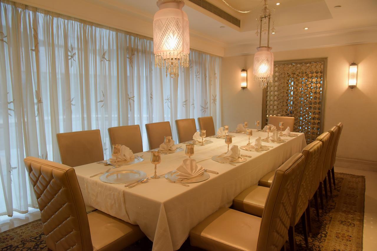 The Park Hyderabad, Banjara Hills Near Hussain Sagar Lake Dış mekan fotoğraf A private dining room at the Taj Mahal Palace, Mumbai, India